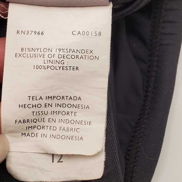 Nike 2 piece 12 black and white swimsuit - Picture 4 of 7